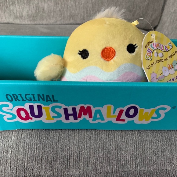 NWT 4.5” Aimee Chick In Egg Squishmallow - Picture 2 of 3